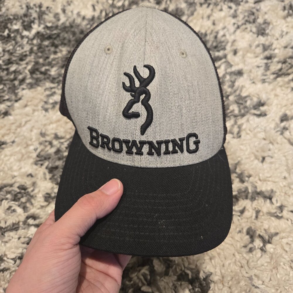 Browning Men’s Flexfit Mesh Back Hat | Size S-M | Grey & Black